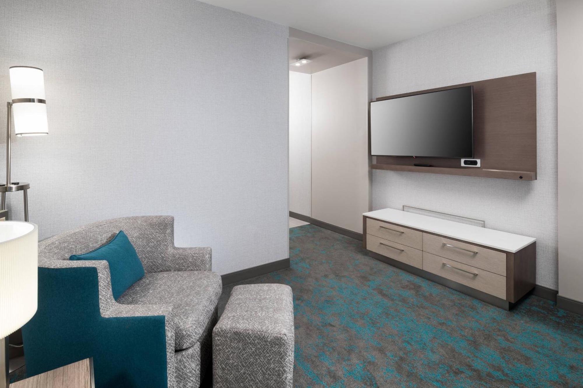 Courtyard By Marriott Houston Heights/I-10 Hotel Exterior photo